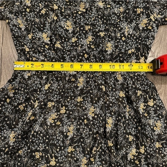 ASTR The Label Womens Black Gold Long Sleeve Tiered Ruffle Floral Dress Size L - Picture 15 of 16